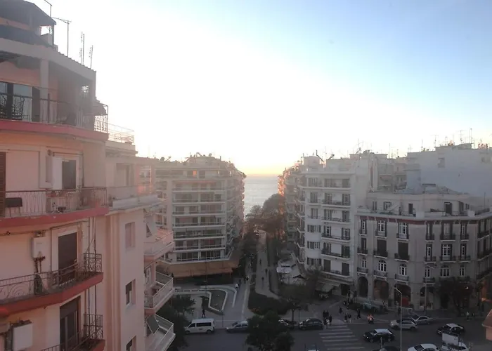 Elysium- White Tower דירה *