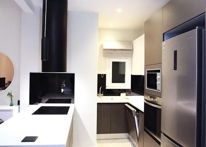 Elysium- White Tower Appartement *